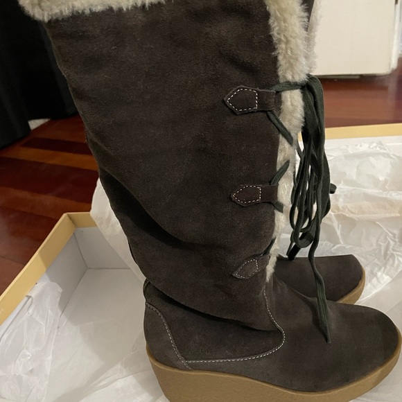 Michael Kors Shearling lace up wedge boots Women’s size 6.5 - Picture 2 of 6
